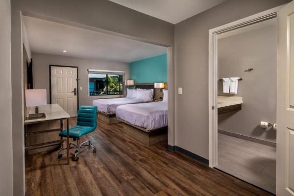 Travelodge by Wyndham LAX image 41